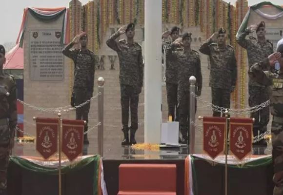 फ्लैग फाउंडेशन ने नवीन जिंदल के नेतृत्व में गुवाहाटी में सैन्य स्टेशन पर स्मारक ध्वज स्थापित किया