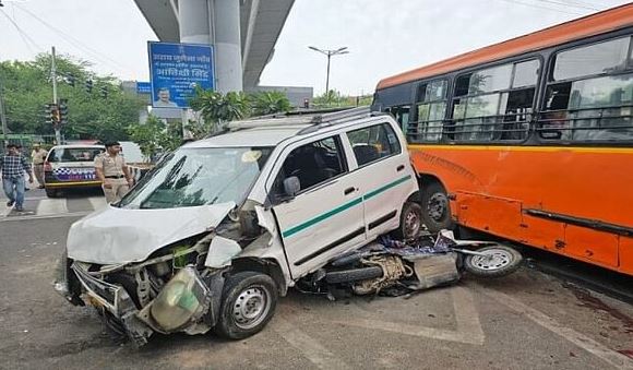 Delhi: DTC bus hits five vehicles in New Friends Colony; death of one